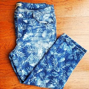 Blue Cropped Jeans Tropical Leaf Pattern